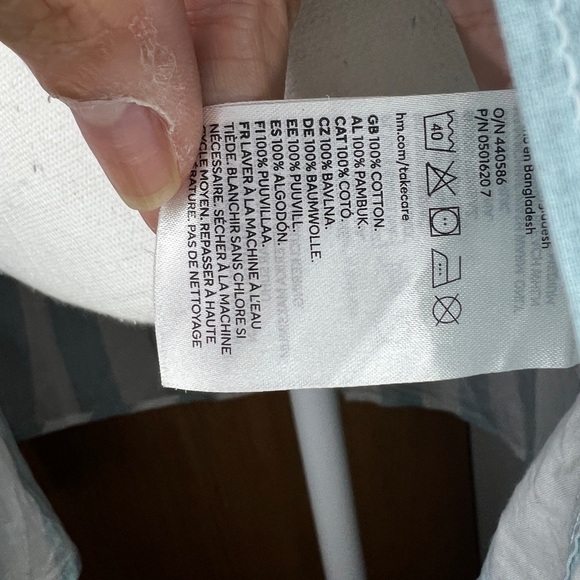 H&M 100% cotton stripper button down - Picture 4 of 4